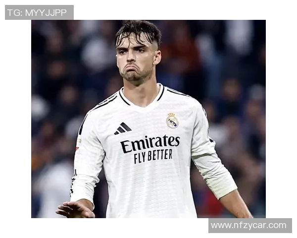 皇马足球明星发型大揭秘领略球场风采与时尚潮流的完美结合 皇马足球明星发型大揭秘领略球场风采与时尚潮流的完美结合