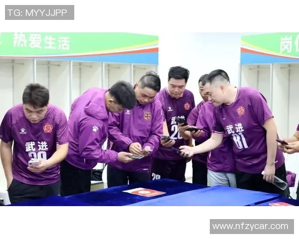 足球明星为高考学子送上祝福与鼓励的视频，助力梦想成真